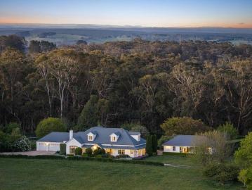 'Skyfall' A Grand Country Estate in the Heart of Exeter