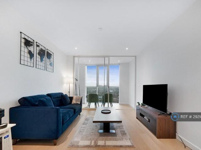 Skygardens, London, SW8 1 bed flat to rent £2,850 pcm £658 pw