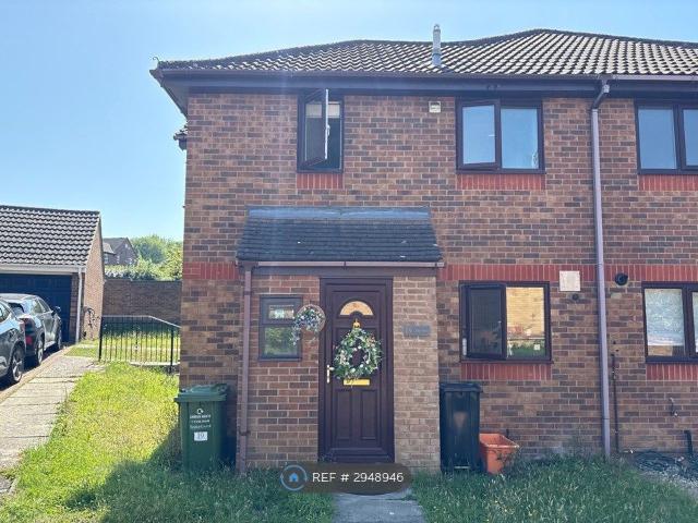 Skylark Close, Billericay CM11, 1 bed end terrace house to rent, £1,250 pcm | PrimeLocation