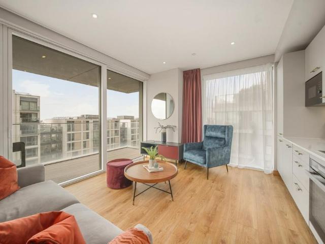 Skylark Point, London E20 2 bed flat to rent £3,400 pcm £785 pw