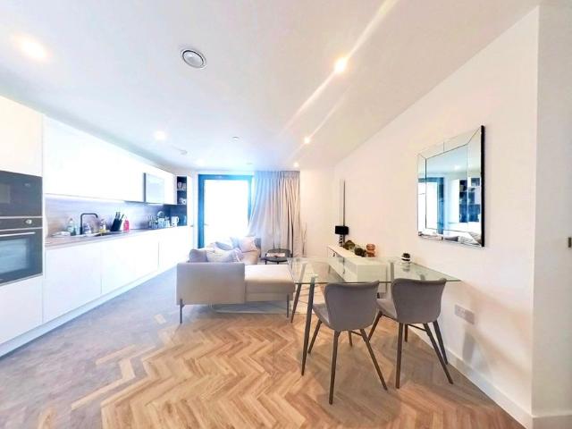 Skyline Apartments, Bromley By Bow E3, 2 bed flat to rent, £2,800 pcm | PrimeLocation