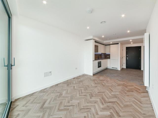 Skyline Apartments, Three Waters, London E3, 1 bed flat to rent, £1,963 pcm | PrimeLocation