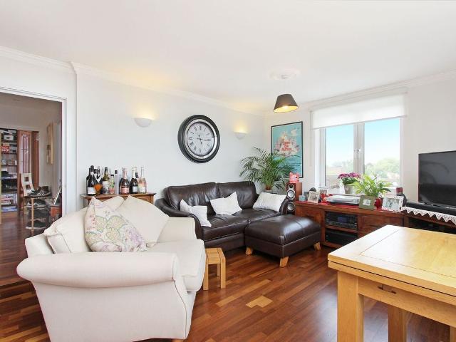 Skyline Court, Central Croydon CR0, 2 bed flat to rent, £1,800 pcm | PrimeLocation