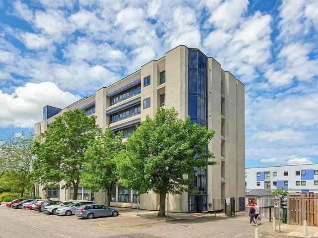 Skyline House, Stevenage 2 bed apartment to rent £1,550 pcm £358 pw