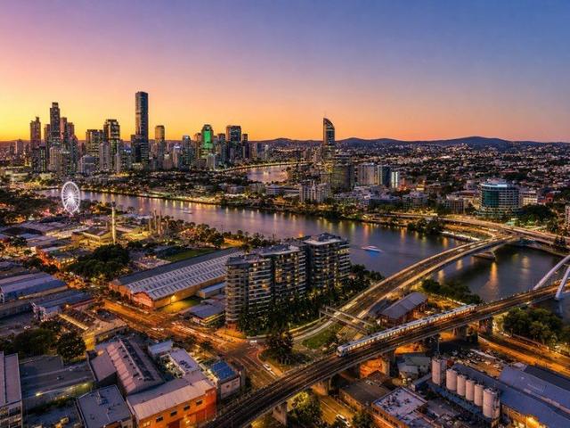 Skyline Living in Brisbane Casino Towers 2 Bed with Carpark
