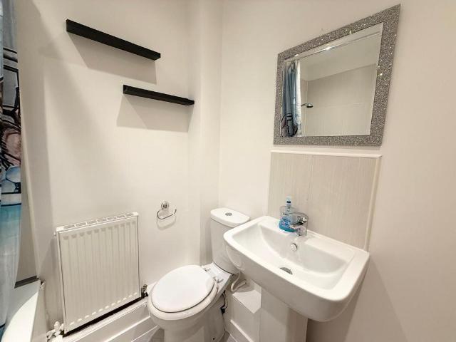 Skyline, S70 1 bed apartment to rent £675 pcm £156 pw