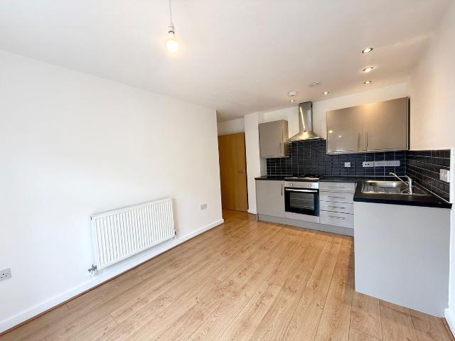 Skyline S70, 1 bed flat to rent, £675 pcm | PrimeLocation