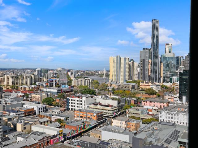 Skyline Stunner with Unreal Brisbane City Views