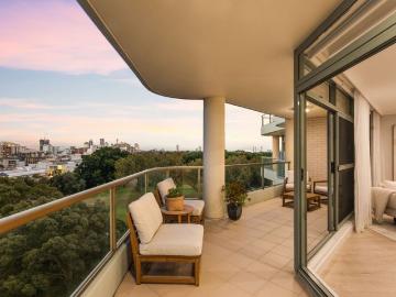 Skyline to Bay Sub Penthouse with Panoramic Views in Raleigh Park Estate