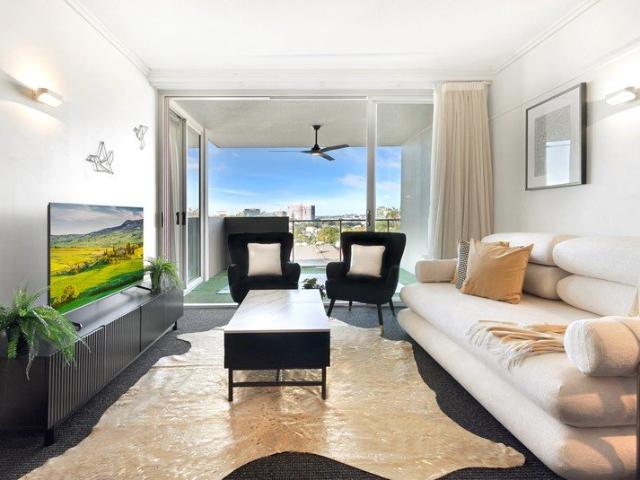 Skyline Views from Your Private Balcony 7min Walk to CBD, 2 Free Carparks 2 Bed | 2 Bath | Sleeps 6 | 78m²