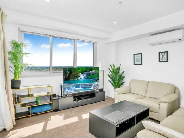 Skyline Views, Premium Finishes & Unbeatable Location 19th Floor Opportunity