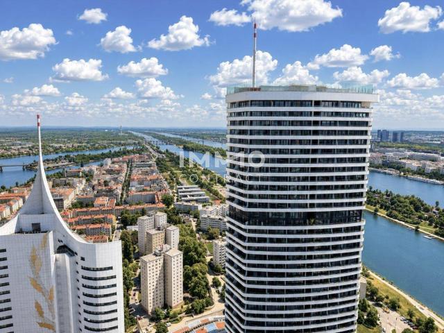 Skyline & Wasserblick – Exklusive Loggiawohnung im DC2 Tower