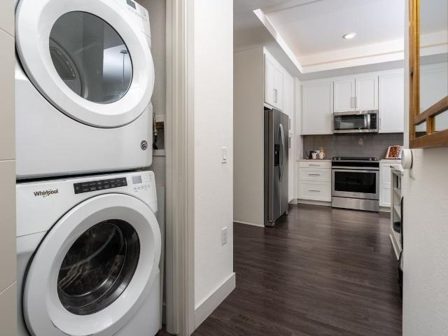 Skyloft 2 Bedroom Apartment for Rent at 2700 Main St, Irvine, CA 92614 Irvine Business Complex