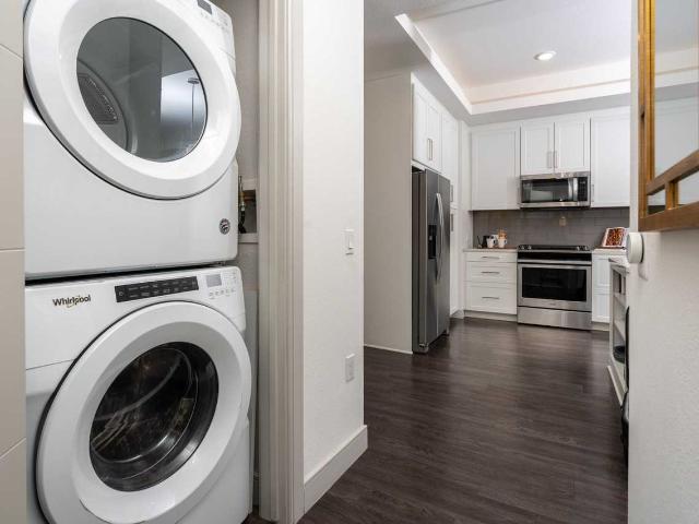 Skyloft 2 Bedroom Apartment for Rent at 2700 Main St, Irvine, CA 92614 Irvine Business Complex
