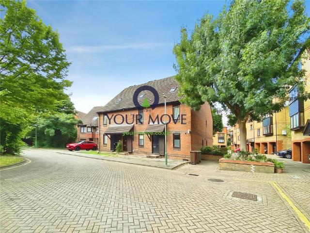 Shott Close, Sutton SM1 2 bed maisonette to rent £1,600 pcm £369 pw