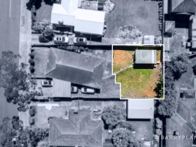 Shovel Ready 367sqm Block with Plans & Permits for a 4 Bedroom Townhouse!