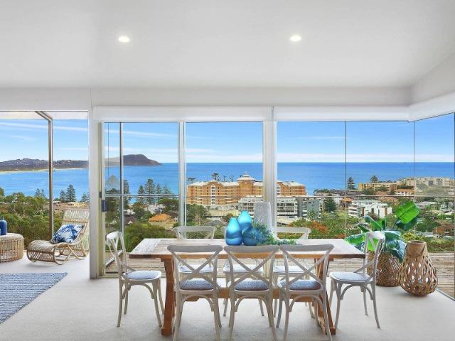 Show stopper with 180 degree ocean views