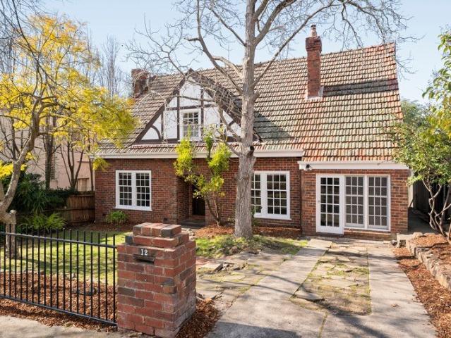 Showcases Luxury with Relaxed Living