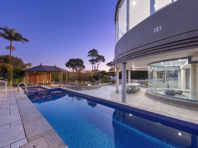 Showpiece of residential luxury commands 1,220sqm block with city panoramas