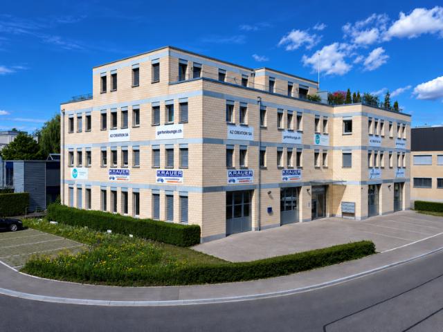 Showroom, Lager & Dachterrasse