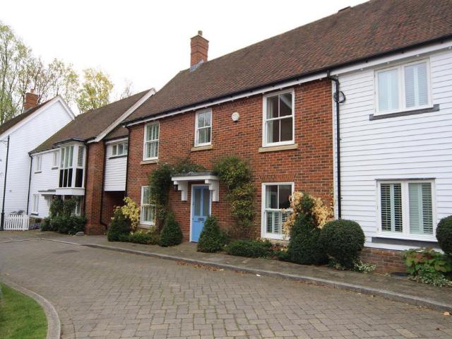 Shoesmith Lane, Kings Hill, ME19 4FF 4 bed semi detached house to rent £2,250 pcm £519 pw