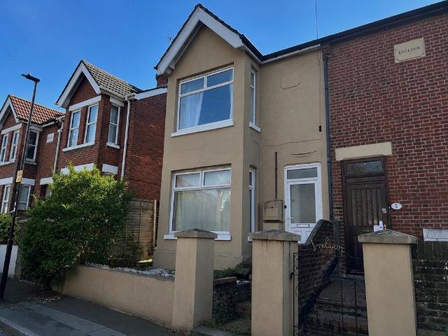 Sholing Road, Southampton, SO19 2 bed maisonette to rent £1,150 pcm £265 pw