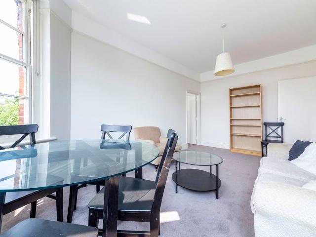 Shoot Up Hill, Cricklewood NW2, 3 bed flat to rent, £2,995 pcm | PrimeLocation