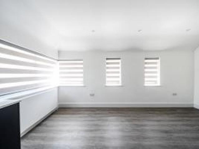 Shoot Up Hill London NW2 1 bed flat to rent £1,850 pcm £427 pw