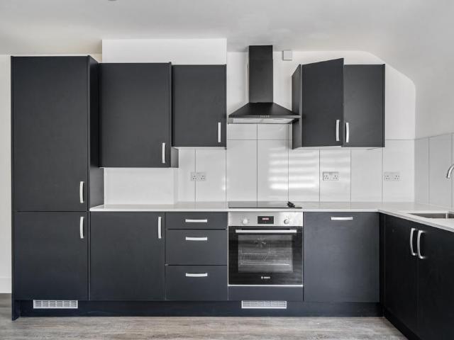 Shoot Up Hill London NW2 1 bed flat to rent £1,950 pcm £450 pw