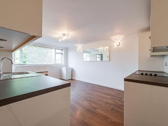 Shooters Hill Road, Blackheath, SE3 1 bed flat to rent £1,395 pcm £322 pw
