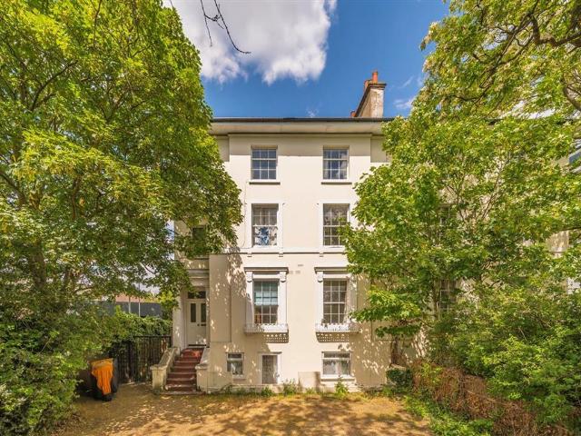 Shooters Hill Road, Blackheath SE3, 2 bed flat to rent, £2,200 pcm | PrimeLocation