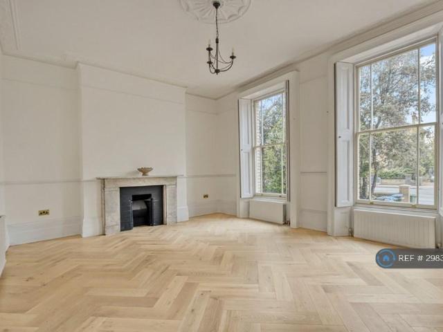 Shooters Hill Road, London, SE3 2 bed flat to rent £2,400 pcm £554 pw