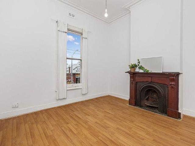 Shop Top Apartment