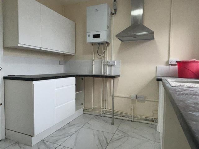 Shore Road, Southampton SO31 2 bed flat to rent £1,100 pcm £254 pw