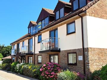 Shoreacre, Marine Drive East, Barton On Sea, Hampshire BH25, 2 bed flat to rent, £1,250 pcm | PrimeLocation