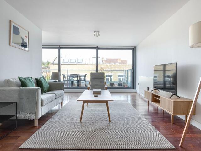 Shoreditch E2, 2 bed flat to rent, £4,260 pcm | PrimeLocation