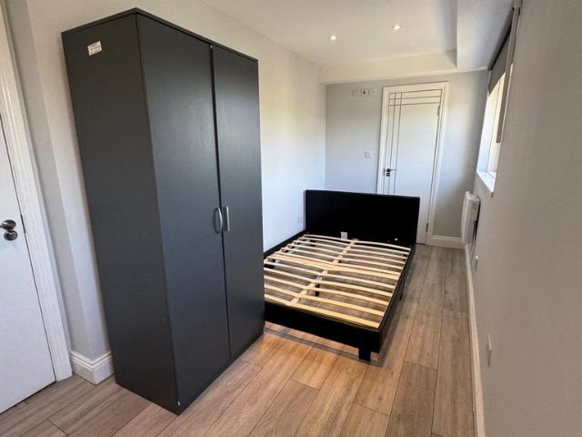 Shoreham Road, St. Mary Cray, BR5 Studio to rent £1,050 pcm £242 pw