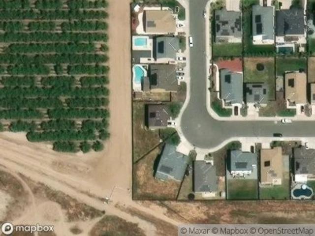 Shoreline Dr