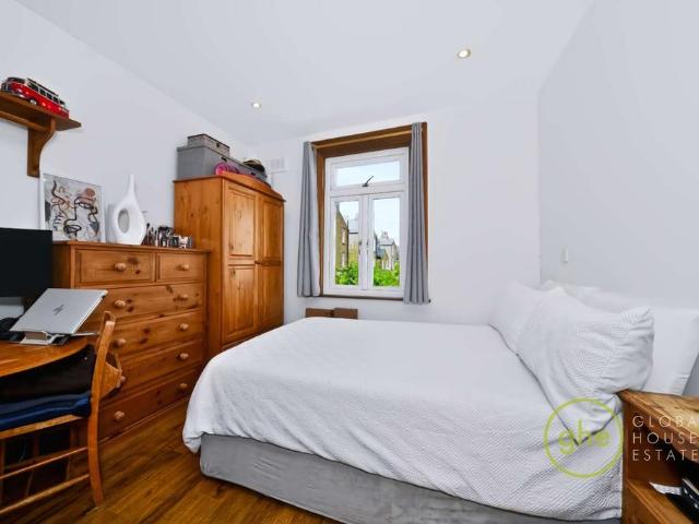 Shorrolds Road, Fulham Broadway, London Studio to rent £1,295 pcm £299 pw