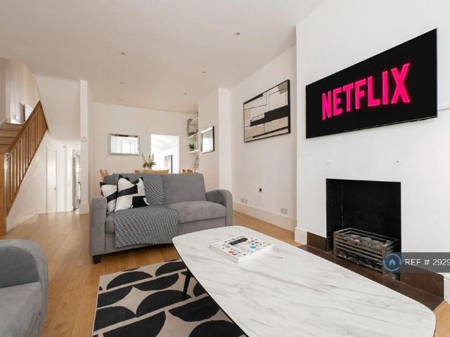 Shorrolds Road, London, SW6 4 bed terraced house to rent £7,200 pcm £1,662 pw