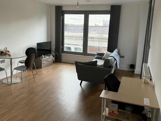 Short Term One Bed Apartment Sublet in Dalston