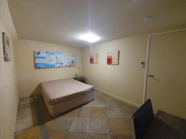 Male only Fully furnished including all the bills. 3 Mins walking distance to Bond University