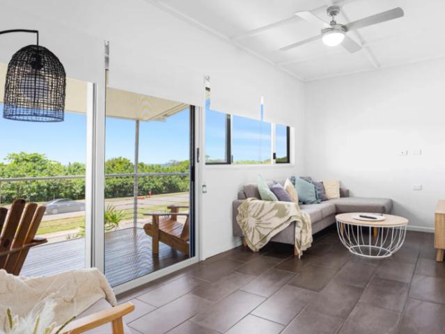 Short Term Coastal Lease Ocean Views & Beachside Living