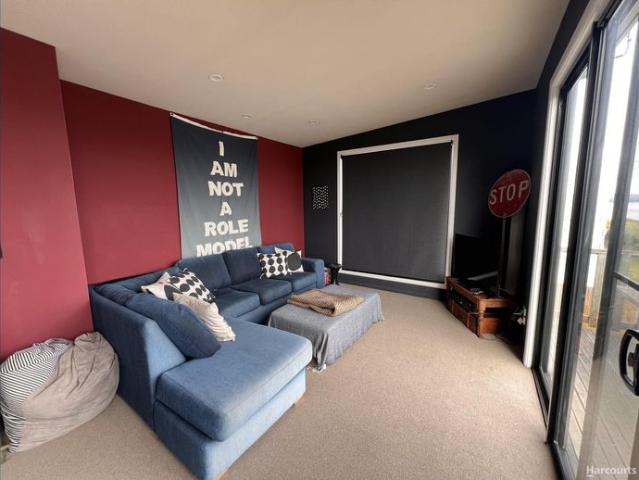 Short Term Fully Furnished Property in Low Head!