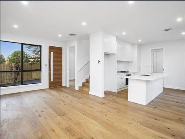 Short term lease options! Modern 4BR Townhouse!