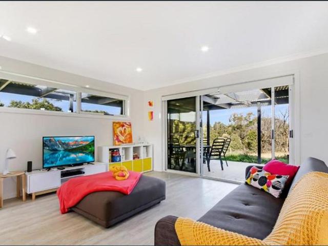 Short Term Lease Fully Furnished Living!