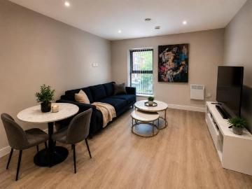 Short term let 1 Bed. C/Tax, Elec, Water Inc
