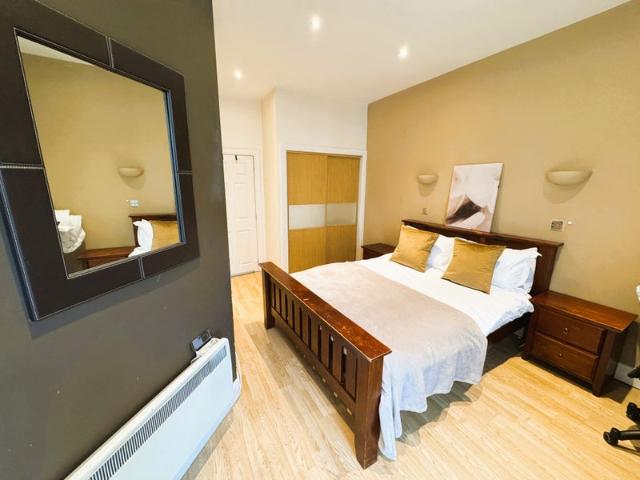 Short Term Let Edinburgh City Centre Apartment