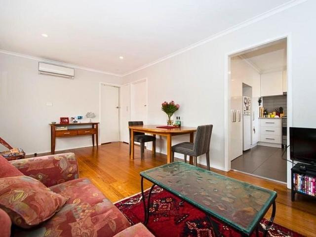 Short term living in the heart of Mornington
