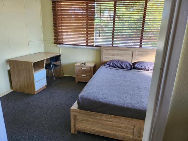 Short Term Queen Bed A/C Free Wi Fi, Incl Power, Fully Furnished